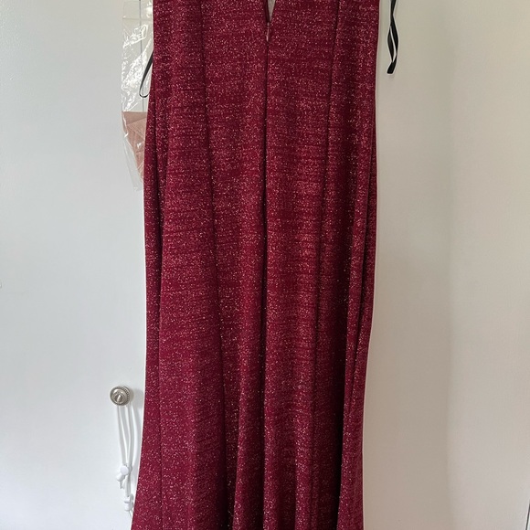 NWT David’s Bridal XSCAPE gown. Size 8 - Picture 16 of 16